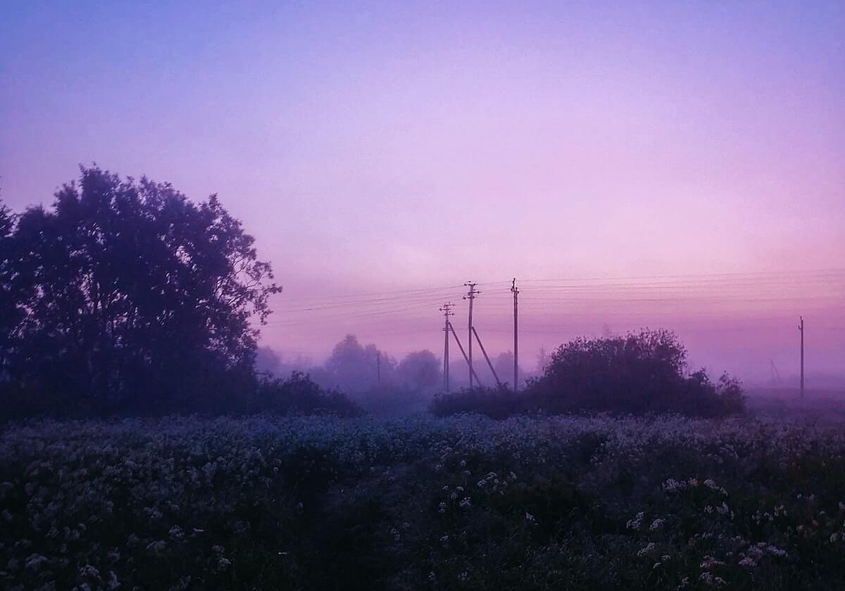 多古本想直接走过球迷，但在其母亲要求下为球迷进行签名