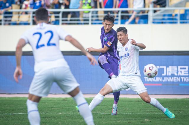 开云体育-老毛病!申花连续7场丢球 9人防不住津门虎2人连线